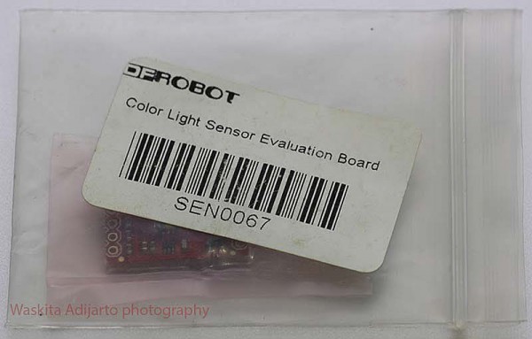 Color light sensor dalam bungkusan