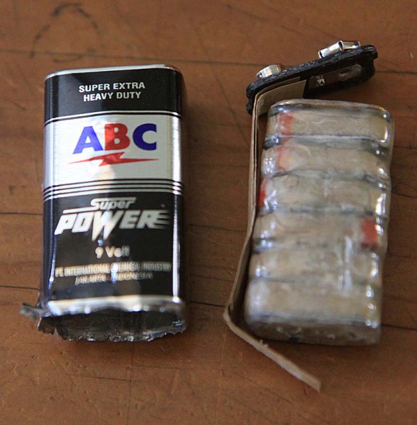 Membongkar batere 9 volt
