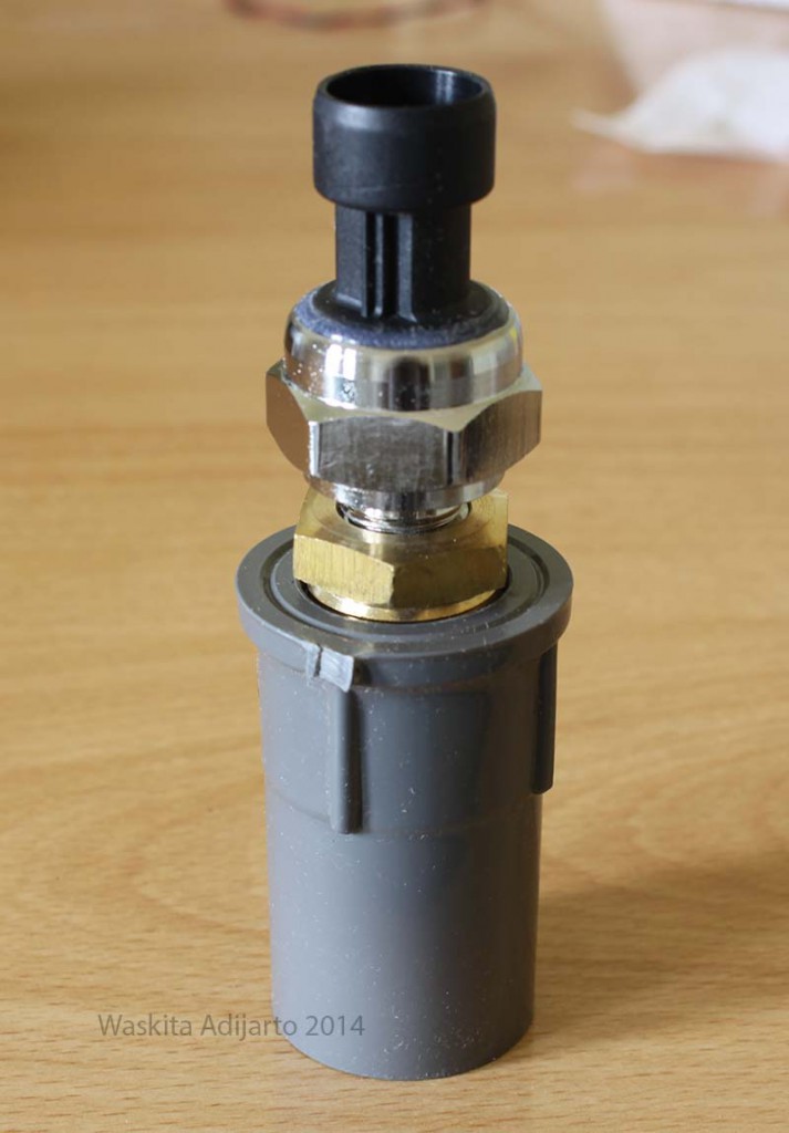 Sensor tekanan air dihubungkan ke socket 1/2 inch melalui V Ring 1/2-1/4 inch