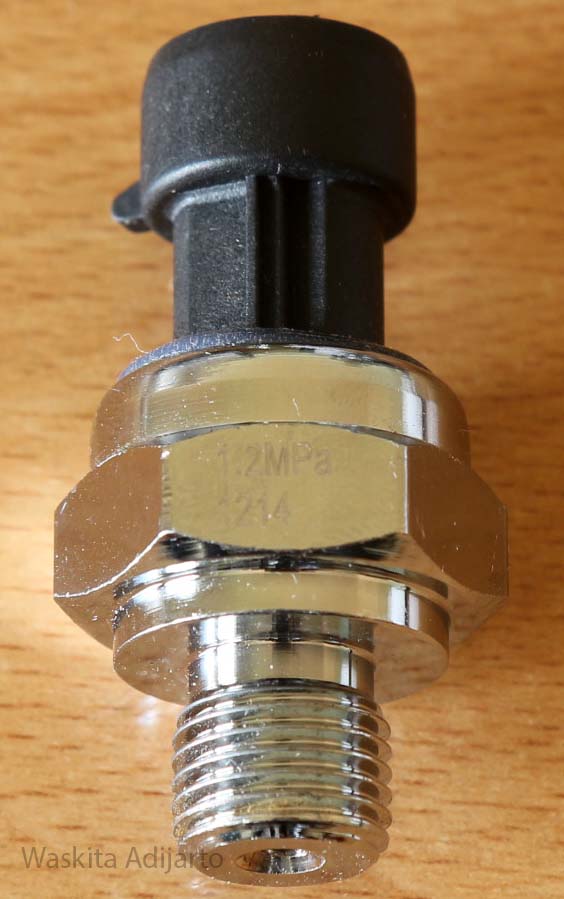 Close up sensor tekanan air