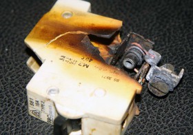 MCB (Miniature Circuit Breaker) Terbakar