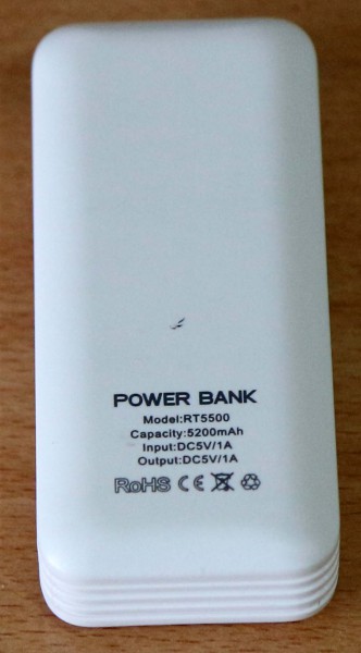 Penampakan belakang powerbank RT5500