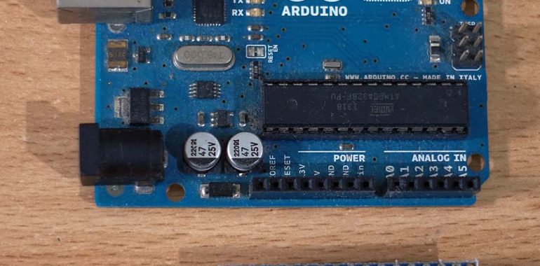 Arduino UNO dan Arduino Nano