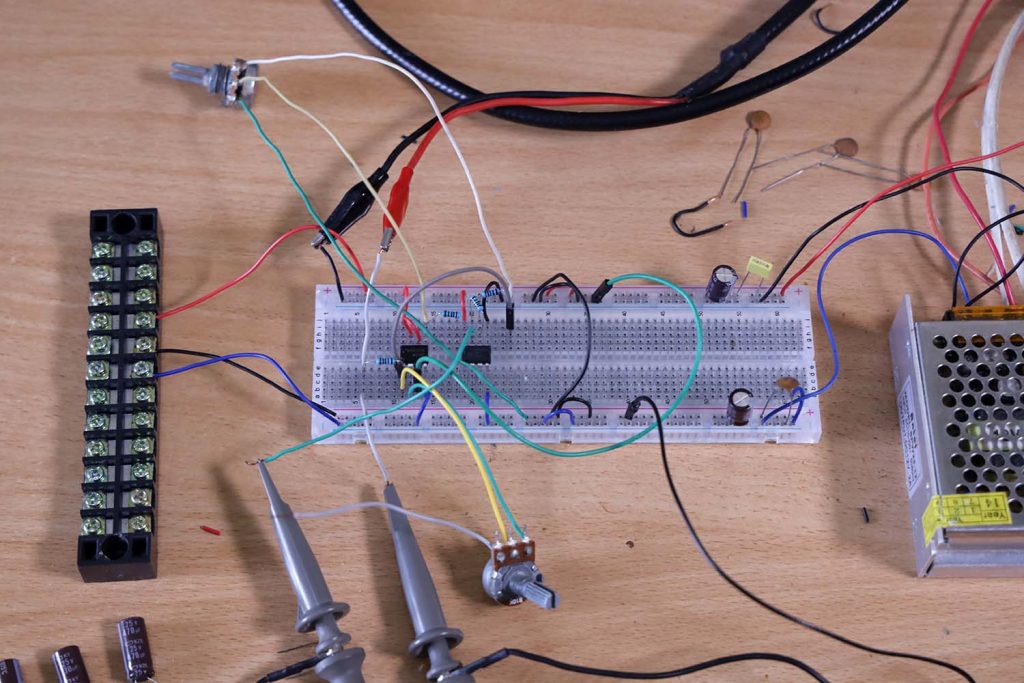 Percobaan rangkaian pengkondisi sinyal dengan breadboard